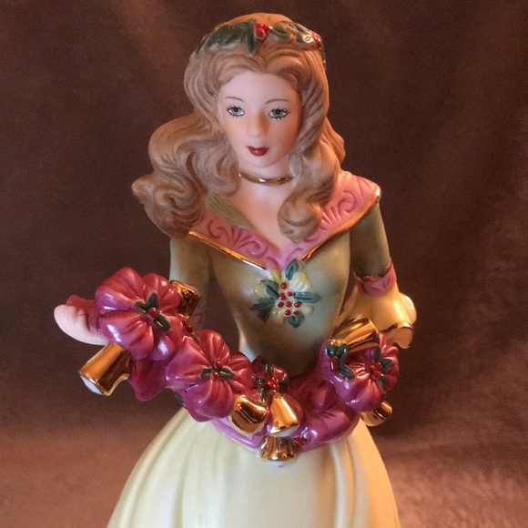 🎄Lenox 24kt. Gold Decorated Figurine - Holly 2009 - Picture 2 of 12